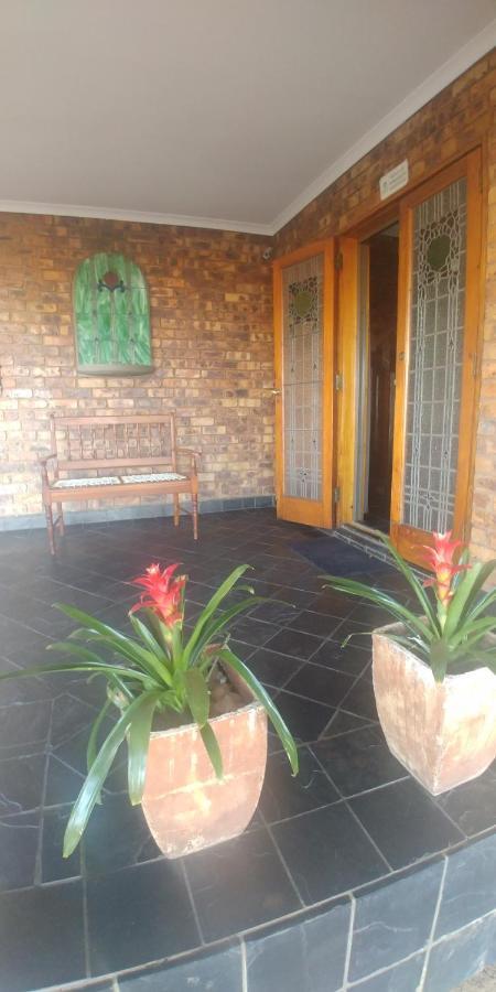 Bed and Breakfast Grace Place Bnb Pretoria-Noord Exterior foto