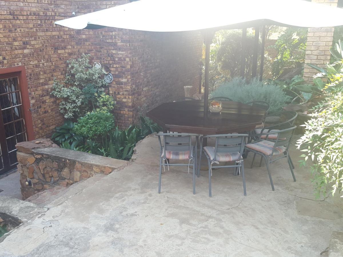 Bed and Breakfast Grace Place Bnb Pretoria-Noord Exterior foto